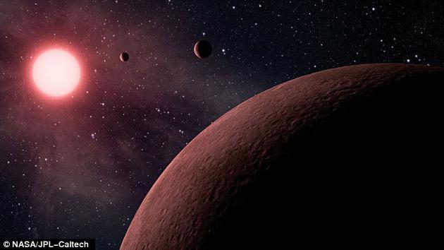 图中是艺术家描绘的KOI-961行星，它是开普勒太空望远镜2012年发现的一颗恒星，同时，开普勒探测到3颗小型行星环绕这颗寒冷红矮星运行。