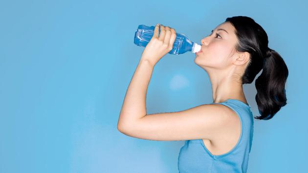 身体会通过让我们感到口渴来预防脱水的风险。
