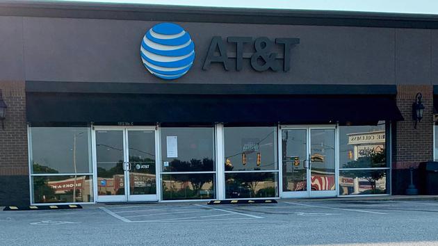 AT&T CEO史蒂芬森卸任：COO斯坦基继任