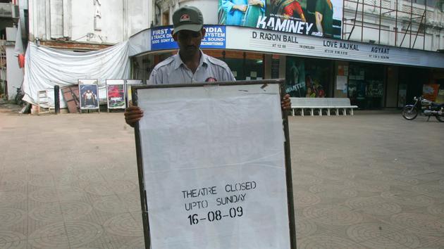 随着2009年猪流感大流行在全球蔓延，许多国家关闭了剧院和餐饮服务