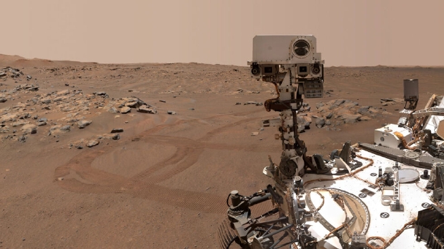 美国国家航空航天局的“毅力”号探测器在火星上来了一张“自拍”