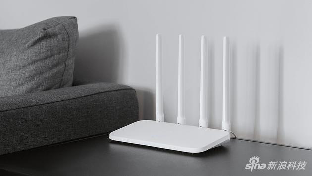 小米路由器4C实物图