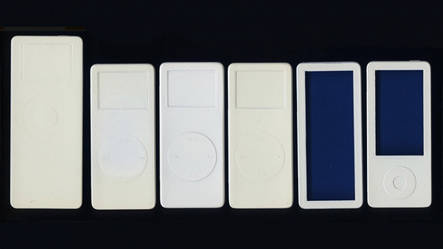 iPod之父、前苹果高级副总裁托尼·法德尔（Tony Fadell）最近在Twitter上分享了几个iPod Nano的原型设计。2005年之前，苹果就已经在考虑全面屏设计｜图片来源：Twitter@tfadell