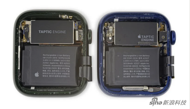 左侧为Apple Watch Series 7,右侧为Apple Watch Series 6(44/45mm 型号)