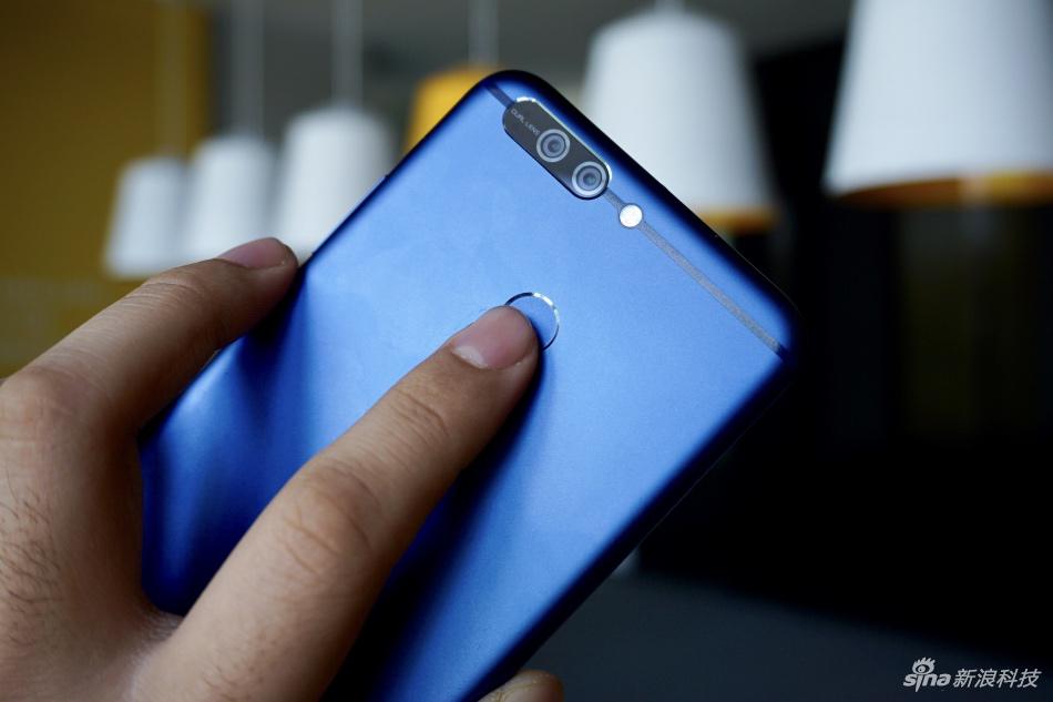 荣耀V9极光蓝