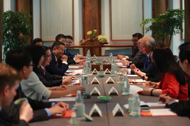 马云、张勇会见马来西亚总理