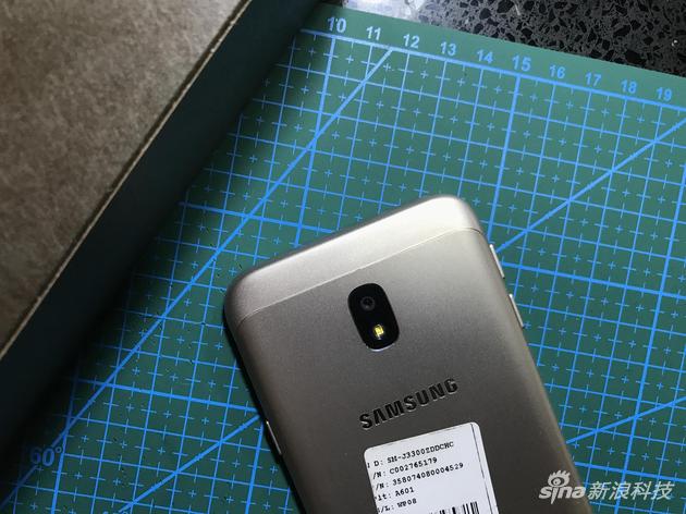 galaxyj32017手机品鉴会三星玩了一次小新机