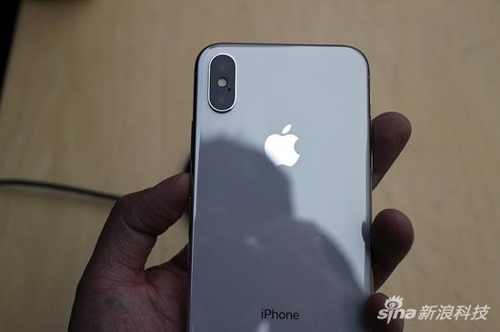 iPhone X上手体验：Face ID和全面屏好用吗？