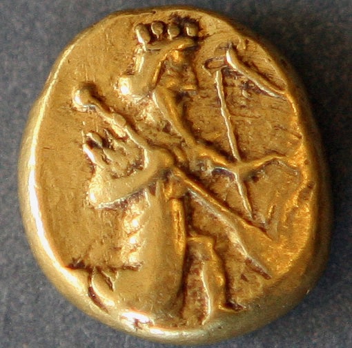 这枚来自阿契美尼德王朝（波斯第一帝国）的金币大约是在公元前420年铸造的，用来纪念大流士二世。