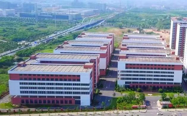 梦娜袜业的新厂房 图片来源:每经记者 沈溦 摄