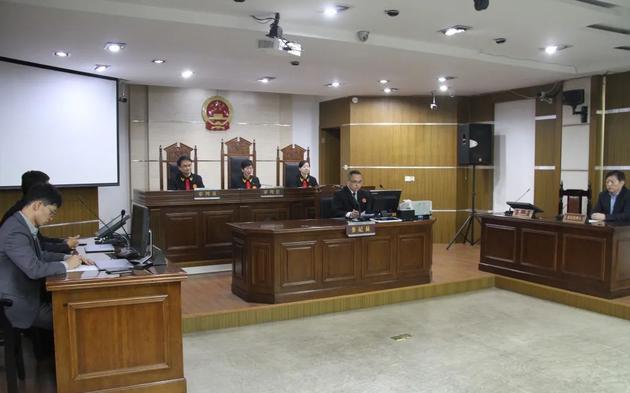 庭审现场。图片来源:富阳法院官网