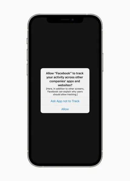 苹果隐私新规即将上线 扎克伯格与库克掀起隐私口水战 Facebook 扎克伯格 苹果 互联网 新浪科技 新浪网