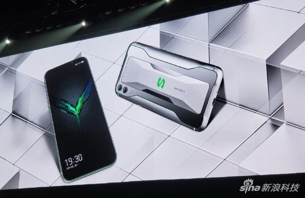 黑鲨游戏手机2冰封银配色