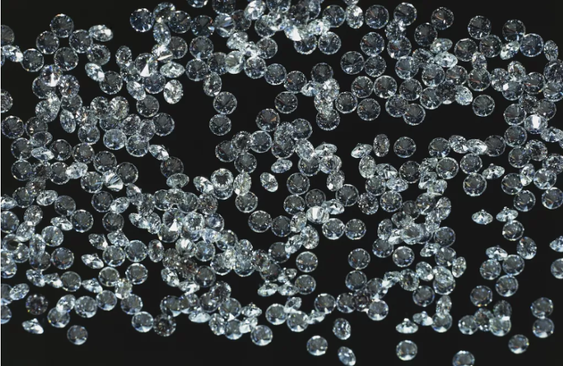 科学家造出六边形钻石，比普通钻石更坚硬