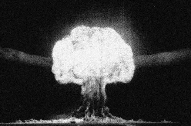 1953年8月12日，苏联开展了首个热核反应装置试验。这场爆炸所释放的能量是美国在广岛投放原子弹的25倍。
来源： Lebedev Physics Inst。 （FIAN）/Hulton Archive/Getty