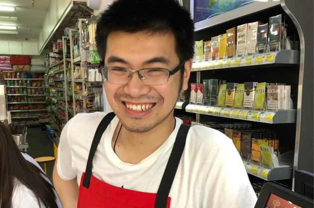 瓦杰帕伊:阿里巴巴与腾讯:中国互联网巨头之争将走向世界 黄安和他父亲在杭州开的小型超市