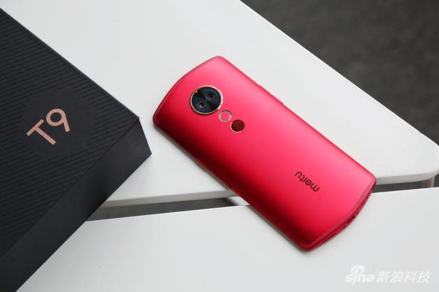美图t9:美图T9国内首发评测:并不满足于做一款自拍神器 美图T9背面