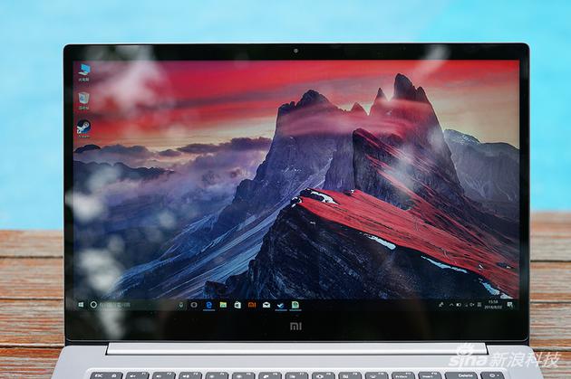 屏幕依然是窄边框设计