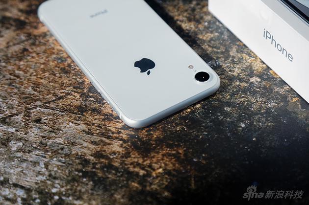 iPhone XR配置的是单镜头