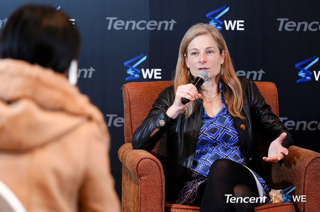 访lisarandall希望通过实验来检验额外维度的存在