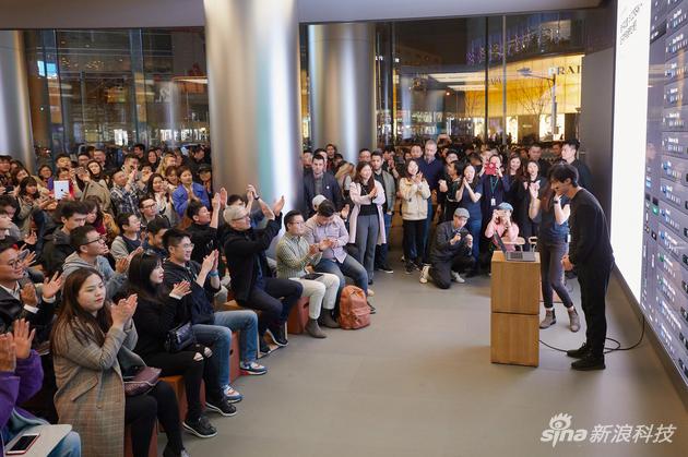 CEO库克到Apple王府井零售点参加“Today at Apple”活动