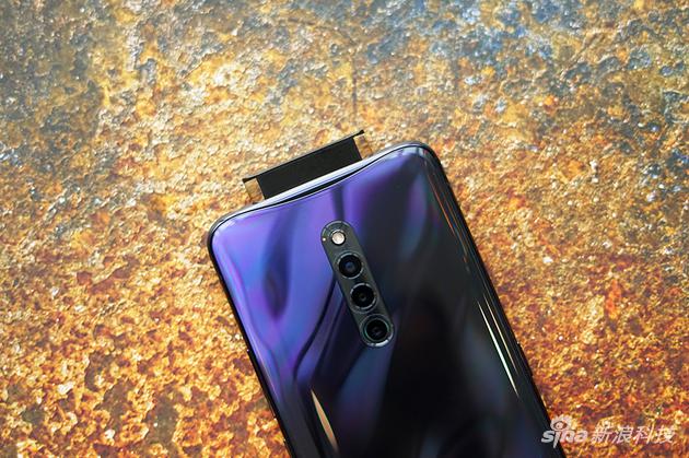 vivo X27 Pro的升降式镜头