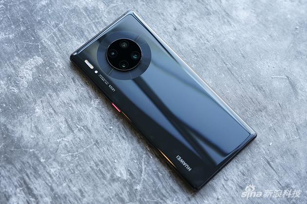 华为Mate30 Pro 5G外观低调