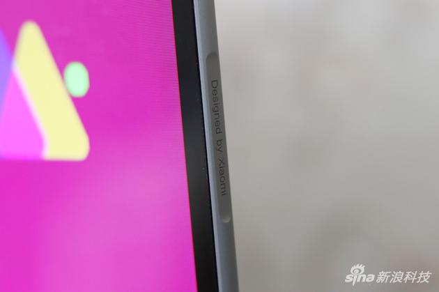 “Designed by Xiaomi”（小米设计）的字样