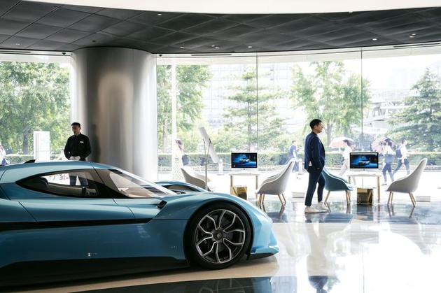 中国考虑削减电动汽车的购买补贴 上海的汽车工厂即将落成