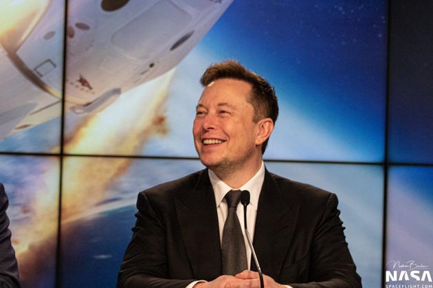 马斯克:我心潮澎湃 SpaceX成功测试载人飞船逃生能力