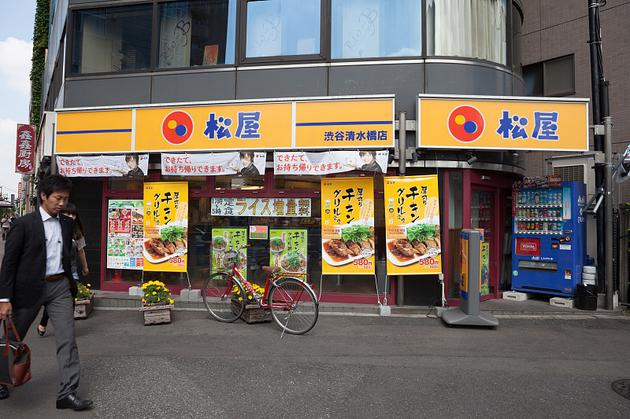 牛丼的诞生与发展：日本“国民快餐”背后的社会文化变迁
