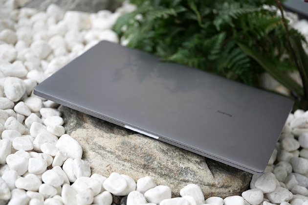 整体机身厚度收窄