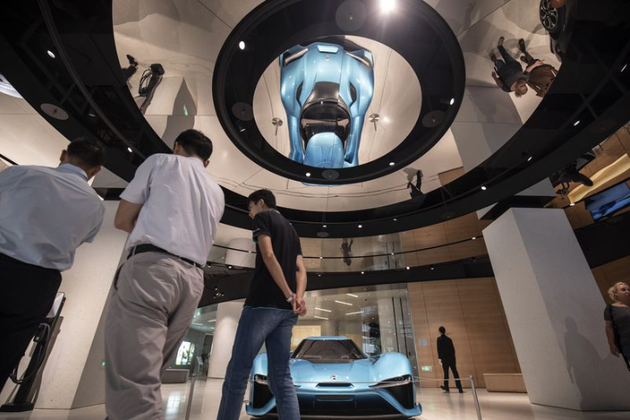 蔚来上海展厅内展示的EP9电动跑车