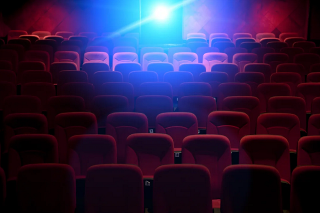 没有观众没有新片：美国电影院的悲情寒冬，流媒体平台的爆发之年