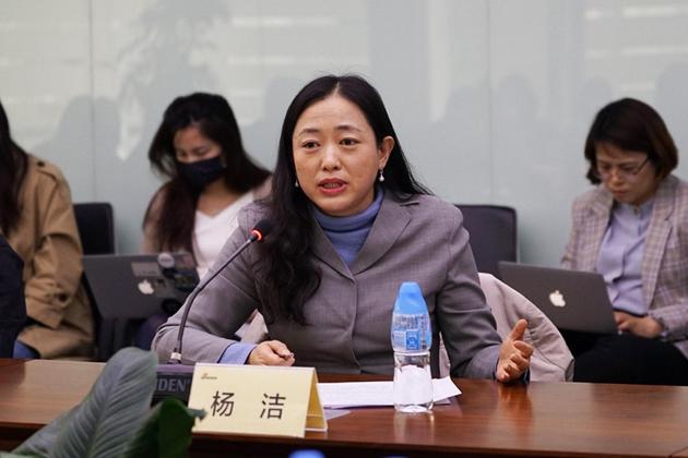 联想消费服务事业部总经理杨洁主题发言