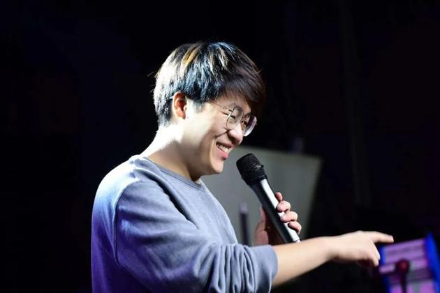 (商演中的416 受访者供图)