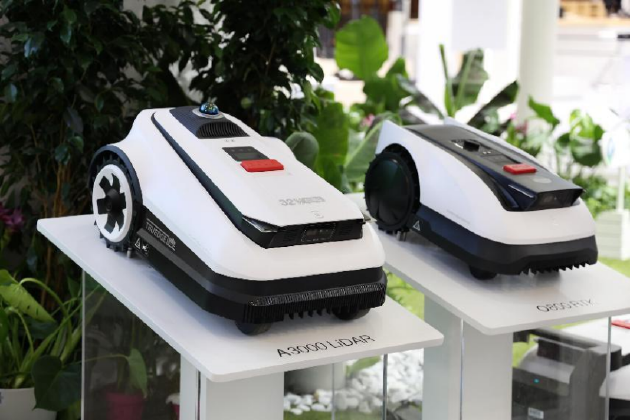 IFA科沃斯割草机器人展台