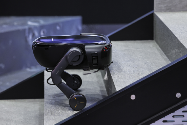 石头科技全球首款轮足扫地机器人G-Rover