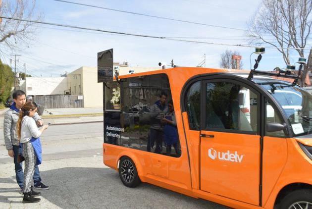 初创企业Udelv开发无人驾驶车送货：基于百度阿波罗平台