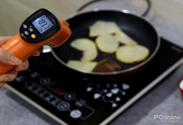 不粘锅涂层被称为 塑料王 长期使用会致癌 不粘锅 炒菜 新浪科技 新浪网