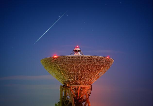 2020 最后的天文盛宴,双子座流星雨绽放夜空