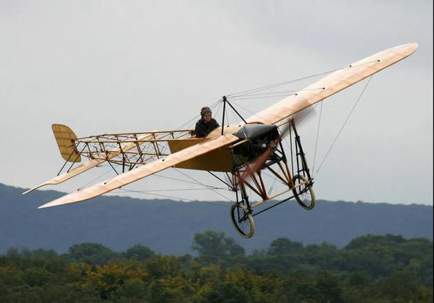 Blériot 型号的单翼机。图片来源：wikipedia