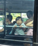 路过一位鬼才小朋友gif搞笑图片