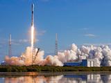 SpaceX首次载人飞行发射成功 飞往国际空间站