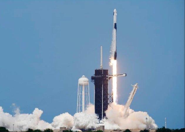 SpaceX首次载人飞行发射成功，飞往国际空间站