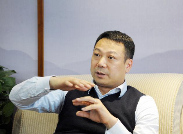 良品铺子创始人及董事长杨红春