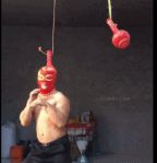 酒瓶练习中国人的功夫-搞笑gif动态图片 - izike-izike
