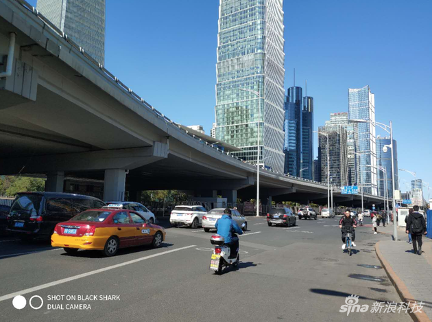 黑鲨手机Helo上手:加上RGB跑马灯性能提升100%?
