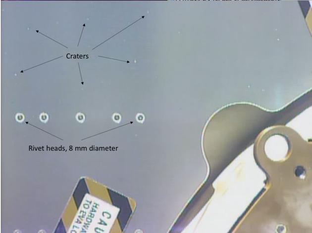 近期Canadarm2机械臂相机完成了对空间站外层结构的两次扫描，发现了数百个小凹痕，大部分凹痕直径小于1毫米，但让调查人员担忧的是部分碰撞体直径至少1厘米，可能会对空间站构成破坏。