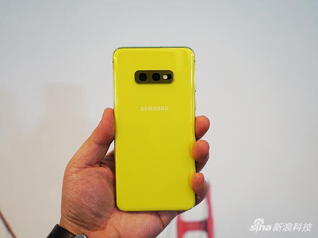 三星Galaxy S10评测:去掉额头后终于迎来了屏下指纹